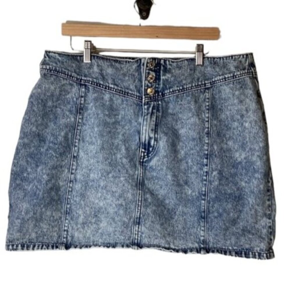 Forever 21 Denim Skirt Bleached or Stone Wash Look Size 2X